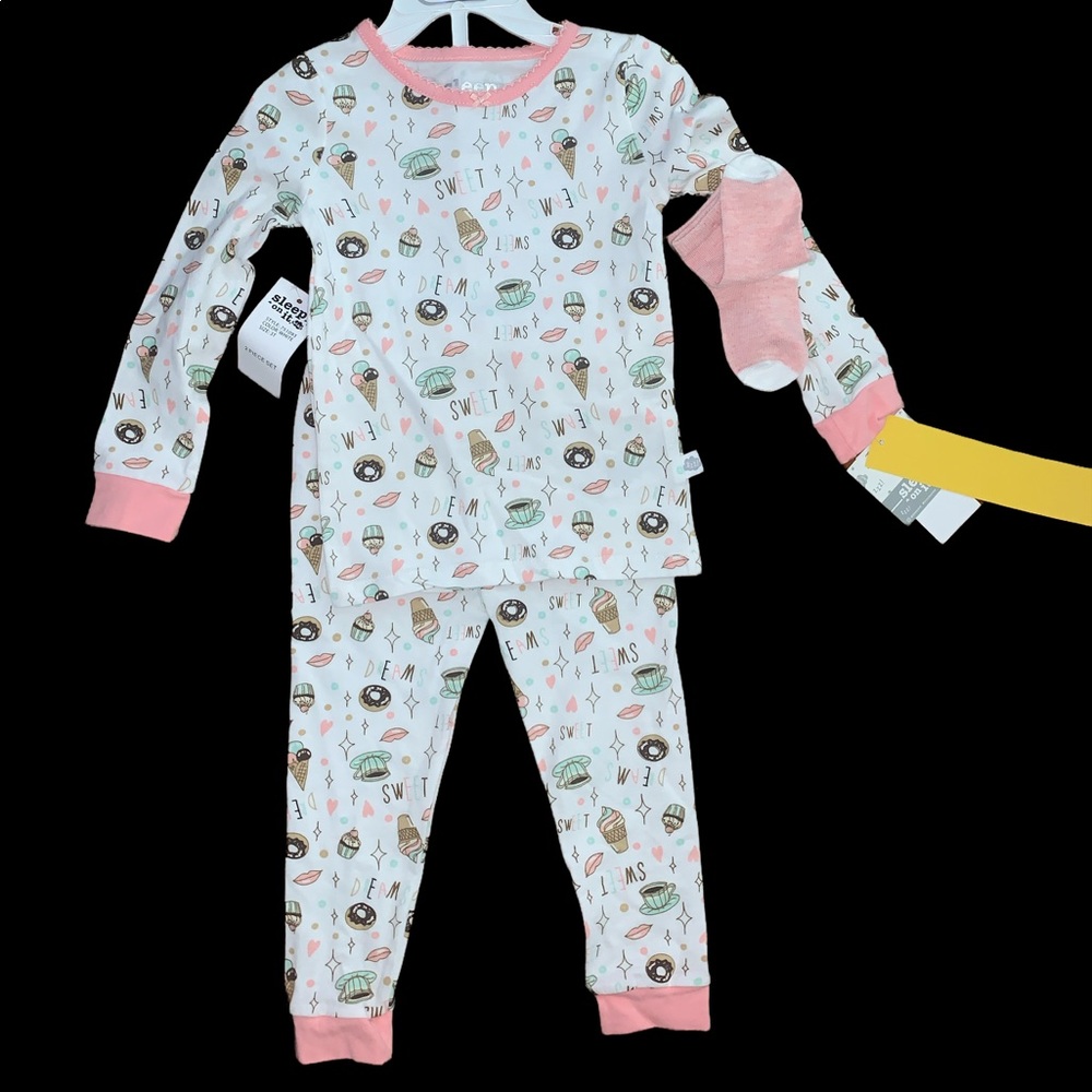2 Piece Pajama set with pair of socks